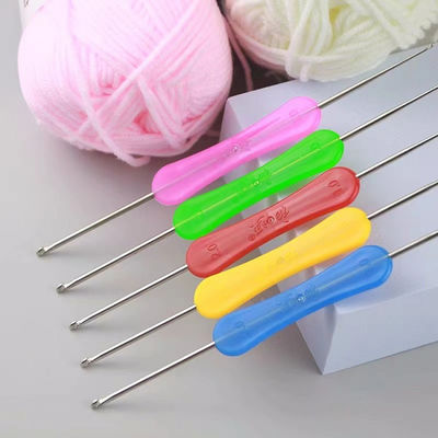 High Productivity Vertical High Speed Injection Molding Machine Making Crochet Hook